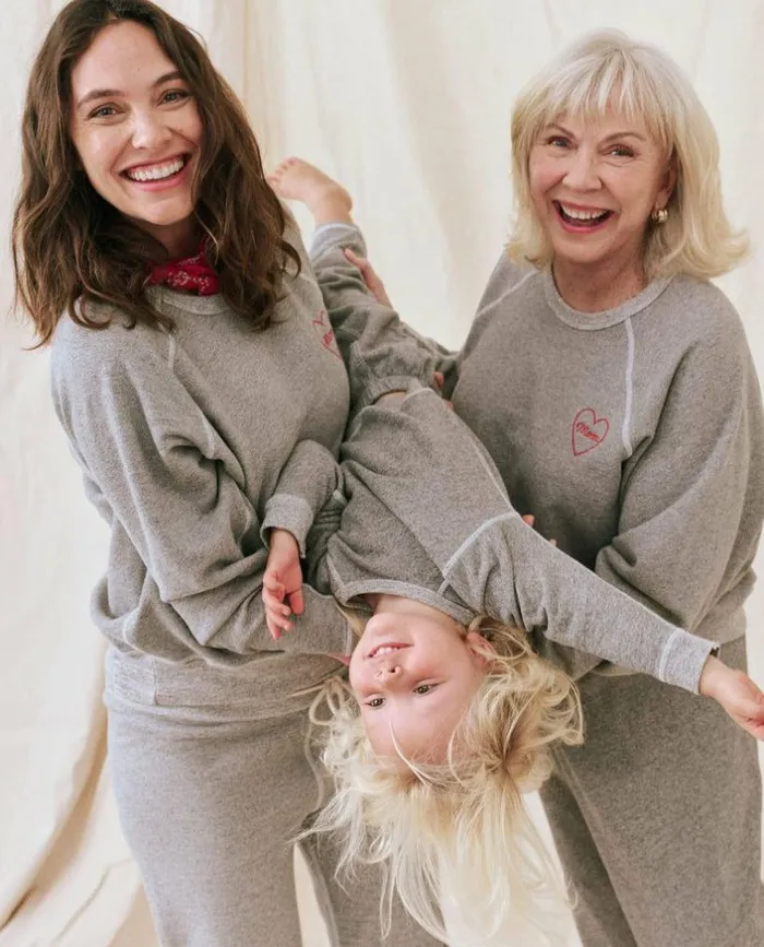CollectionTees and Sweats The Great The Mom Embroidered College Sweatshirt Varsity Grey With Red CollectionTees and Sweats The Great The Mom Embroidered College Sweatshirt Varsity Grey With Red