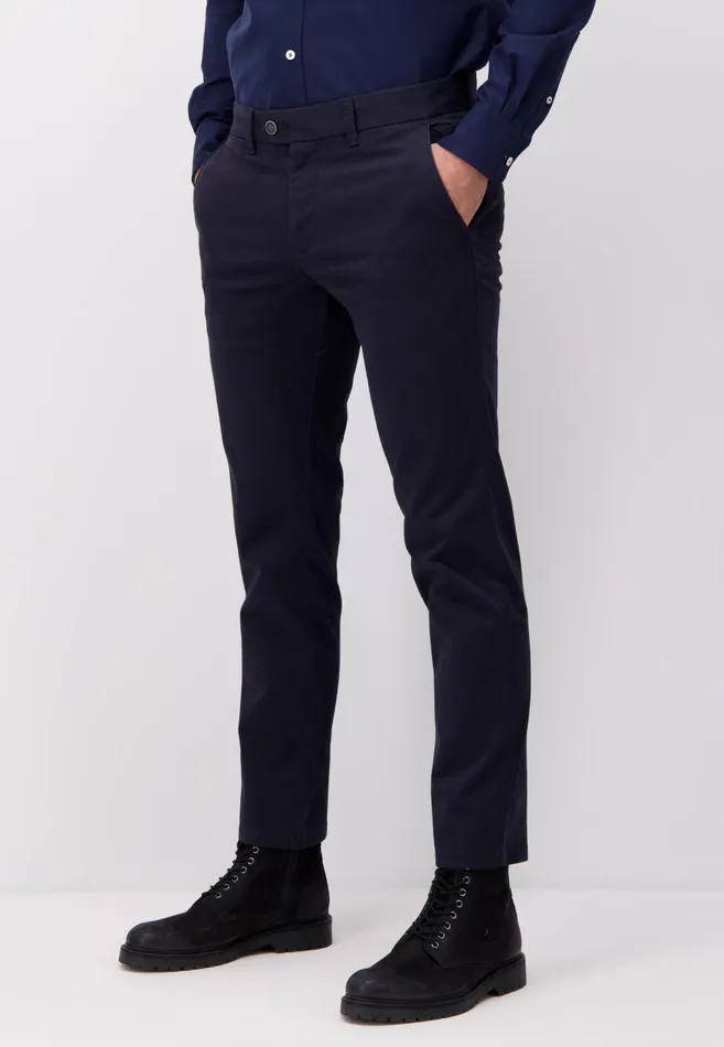 FYNCHHATTON Legere Chino Pants Made Of Cotton Mix Dark Navybeigeolive Men Pants