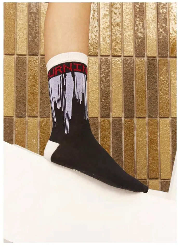 Henrik Vibskov Boutique Dripping Love Socks Femme 8211 Red Love Burning Women Socks