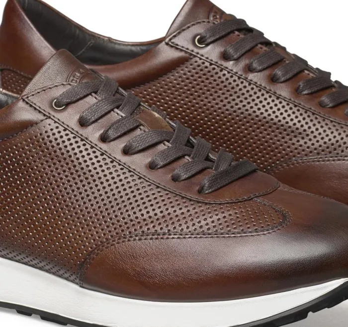 Johnston and Murphy Briggs Perfed UThroat Brown Italian Calfskin Men LaceUps Johnston and Murphy Briggs Perfed UThroat Brown Italian Calfskin Men LaceUps