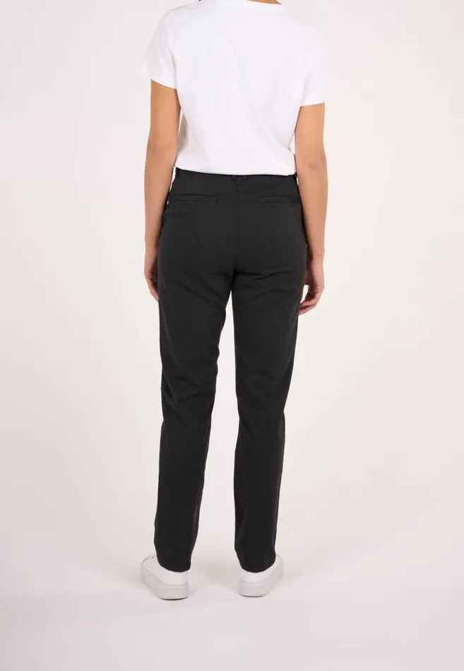 KnowledgeCotton Apparel Pants ALMA Slim Twill Chino Black Jet 8211 Women KnowledgeCotton Apparel Pants ALMA Slim Twill Chino Black Jet 8211 Women