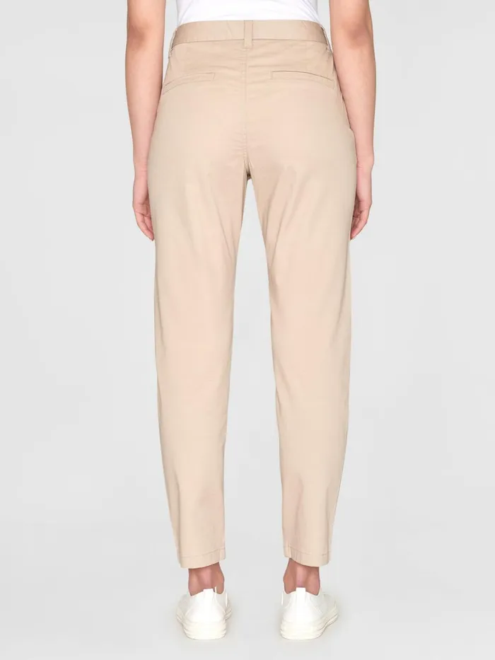 KnowledgeCotton Apparel Pants WILLOW Regular Cropped Poplin Chino Light Feather Gray 8211 Women KnowledgeCotton Apparel Pants WILLOW Regular Cropped Poplin Chino Light Feather Gray 8211 Women