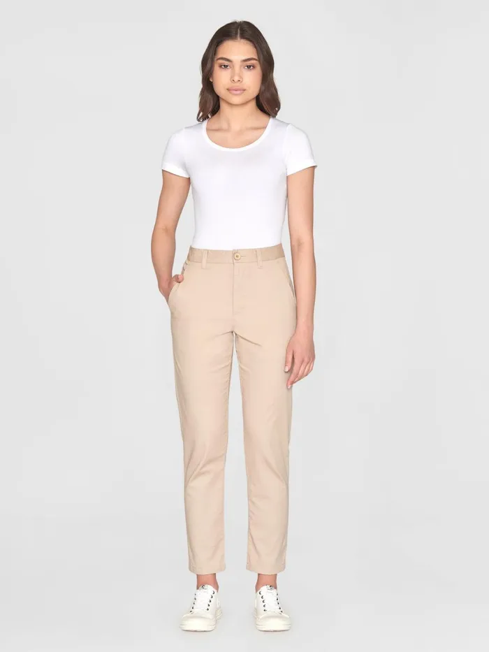 KnowledgeCotton Apparel Pants WILLOW Regular Cropped Poplin Chino Light Feather Gray 8211 Women KnowledgeCotton Apparel Pants WILLOW Regular Cropped Poplin Chino Light Feather Gray 8211 Women