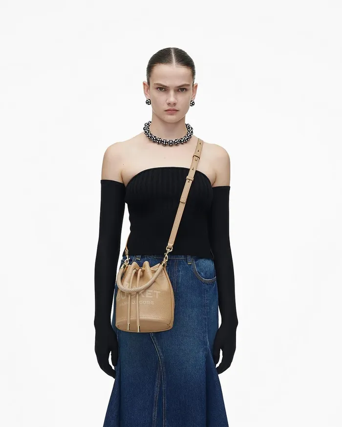 Marc Jacobs Crossbody Bags The Leather Bucket Bag Camel 8211 Women