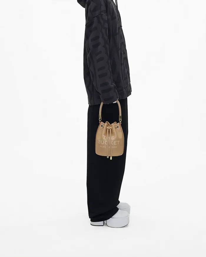 Marc Jacobs Crossbody Bags The Leather Bucket Bag Camel 8211 Women