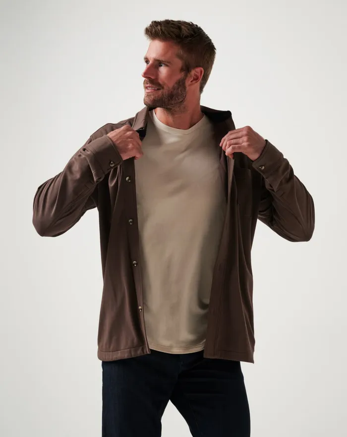 Men ButtonUps TravisMathew CLOUD SHIRT JACKET Chocolate