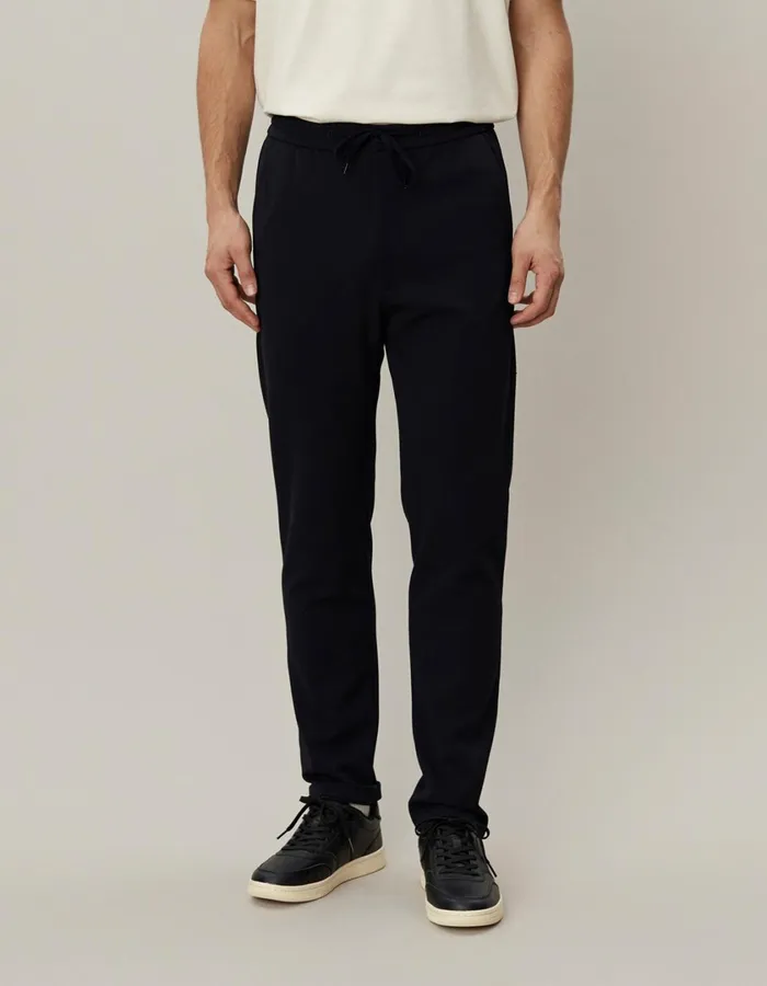 Men Como Tapered Drawstring Pants 8211 Navy Les Deux Pants