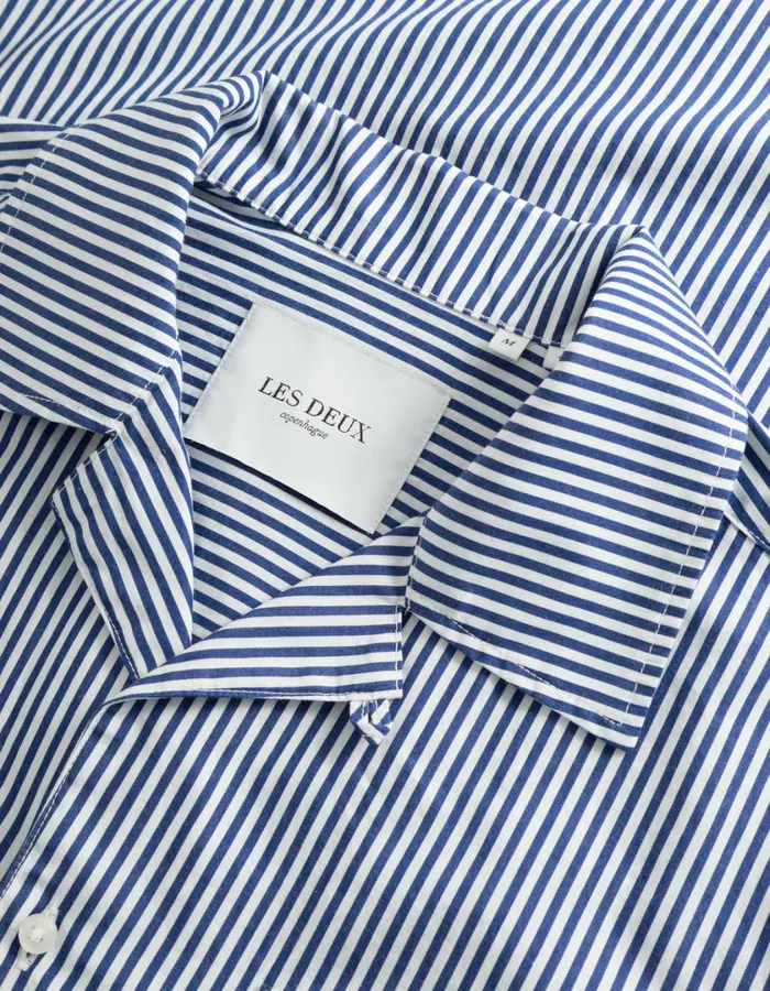 Men Lawson 20 Poplin Shirt 8211 WhiteSurf Blue Les Deux ShirtsOvershirts