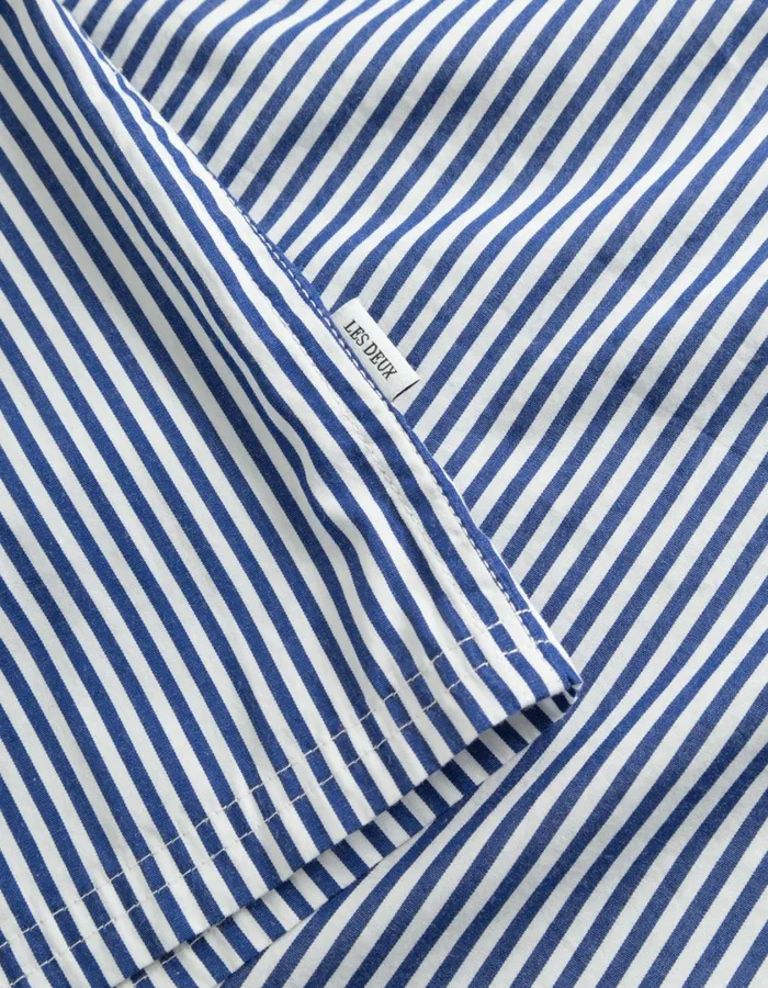 Men Lawson 20 Poplin Shirt 8211 WhiteSurf Blue Les Deux ShirtsOvershirts
