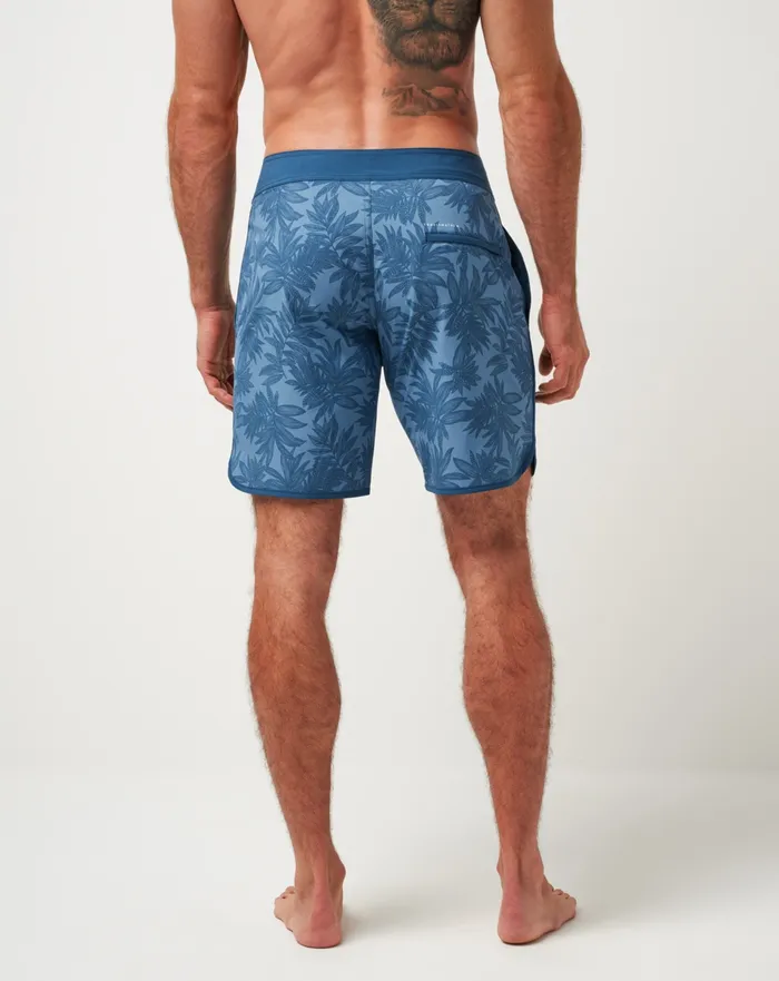 Men Shorts TravisMathew NO WAKE ZONE BOARDSHORT Captains Blue