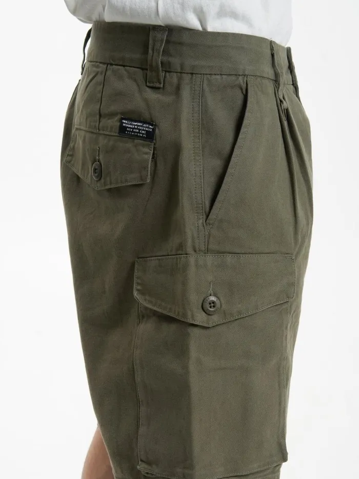 Mens Issued Big Slacker Cargo Short Mild Army Thrills Shorts
