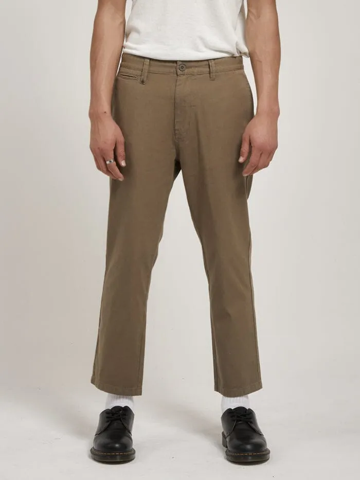 Mens Minimal Work Chino Dune Thrills Pants