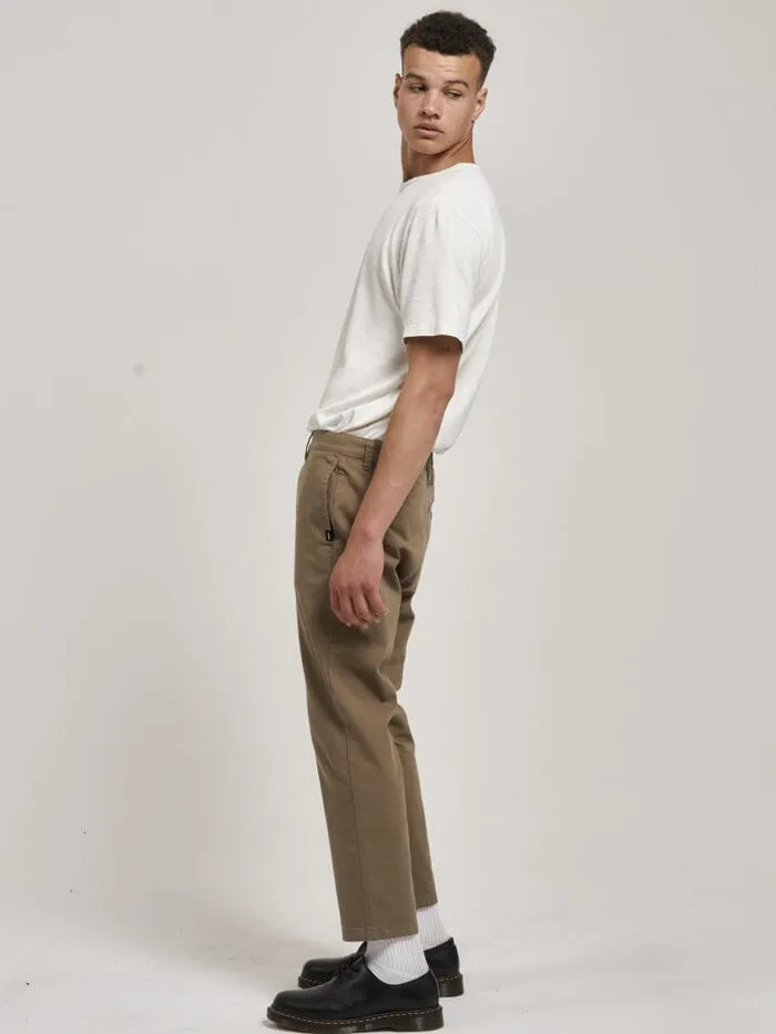Mens Minimal Work Chino Dune Thrills Pants