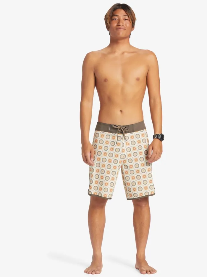 Quiksilver Surfsilk Scallop 19034 Boardshorts Birch Mens Shorts and Amphibians Quiksilver Surfsilk Scallop 19034 Boardshorts Birch Mens Shorts and Amphibians