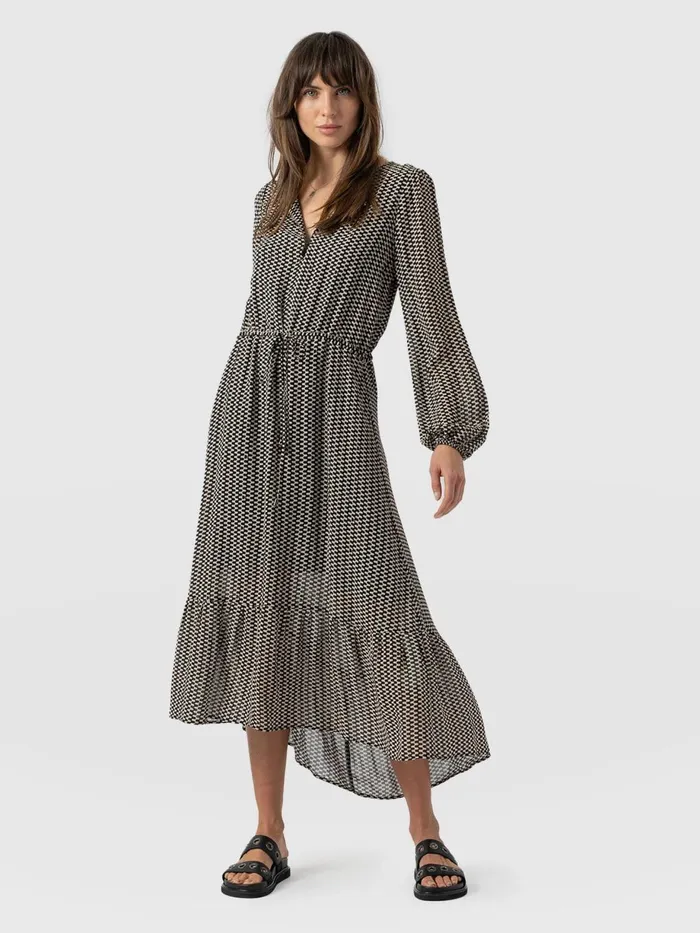 Saint And Sofia Dresses Women Evelyn High Low Dress 8211 Monochrome Wave Monochrome Wave Saint And Sofia Dresses Women Evelyn High Low Dress 8211 Monochrome Wave Monochrome Wave