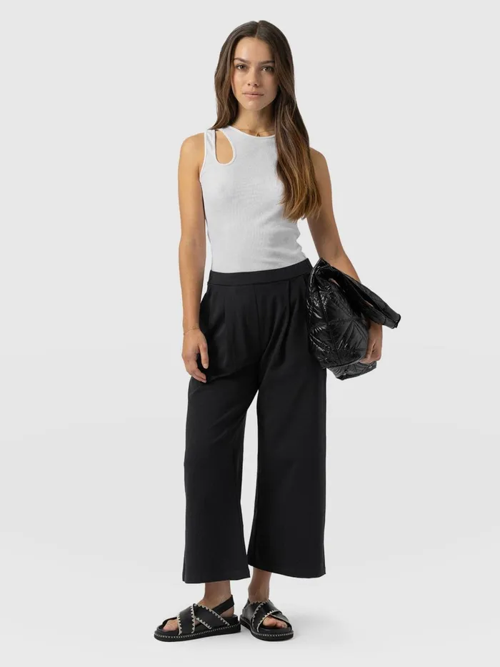 Saint And Sofia Shorts Women City Culotte 8211 Black Pleats Black Pleats