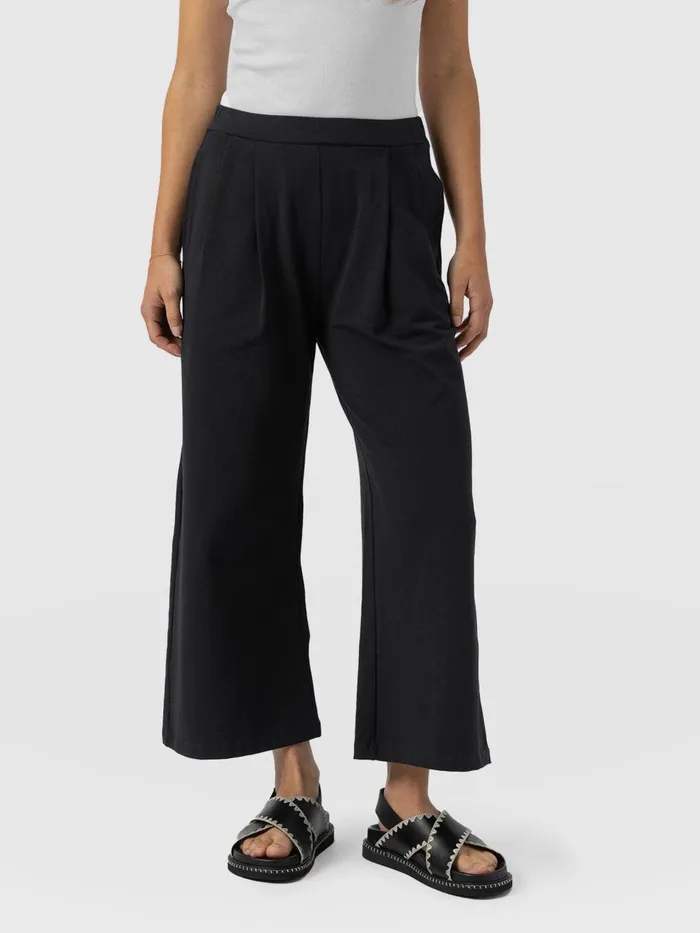 Saint And Sofia Shorts Women City Culotte 8211 Black Pleats Black Pleats