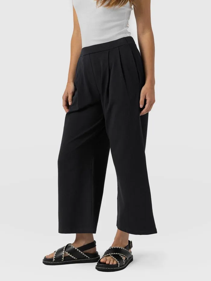 Saint And Sofia Shorts Women City Culotte 8211 Black Pleats Black Pleats