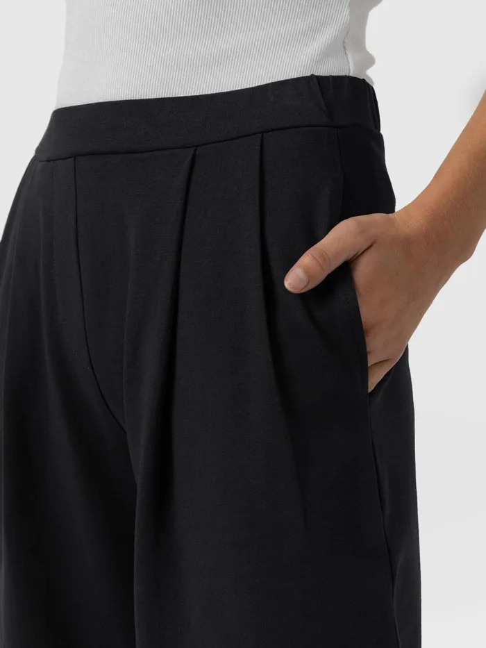 Saint And Sofia Shorts Women City Culotte 8211 Black Pleats Black Pleats