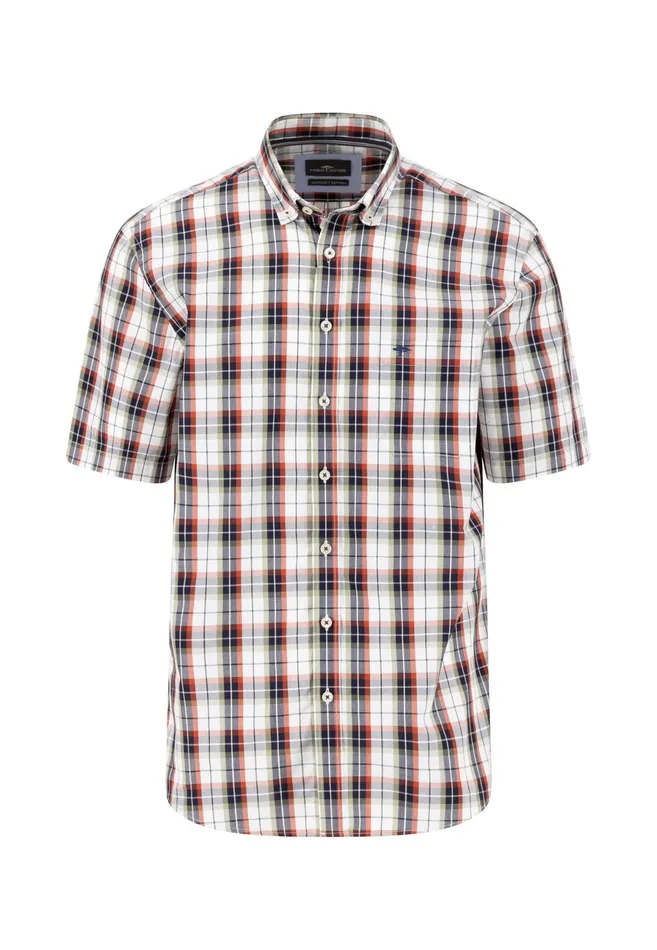 Shirts Men FYNCHHATTON Checkered Shortsleeved Shirt With Buttondown Collar Light Khaki Shirts Men FYNCHHATTON Checkered Shortsleeved Shirt With Buttondown Collar Light Khaki