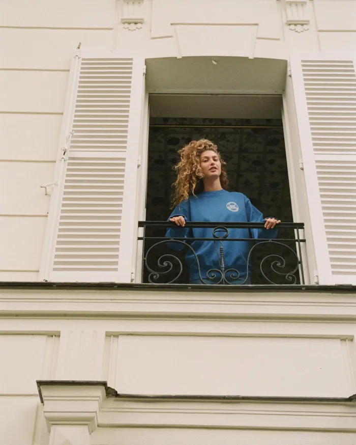 Sporty and Rich Sweatshirts Women Vendome Resort Crewneck 8211 Paris BlueWhite