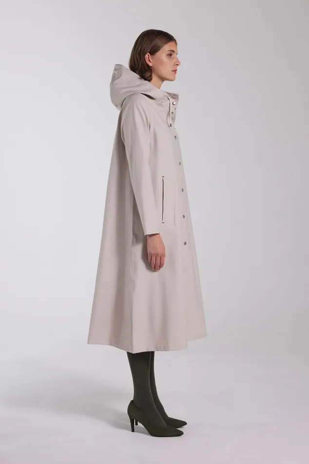 Stutterheim Mosebacke Long Raincoat Light Sand Women Raincoats