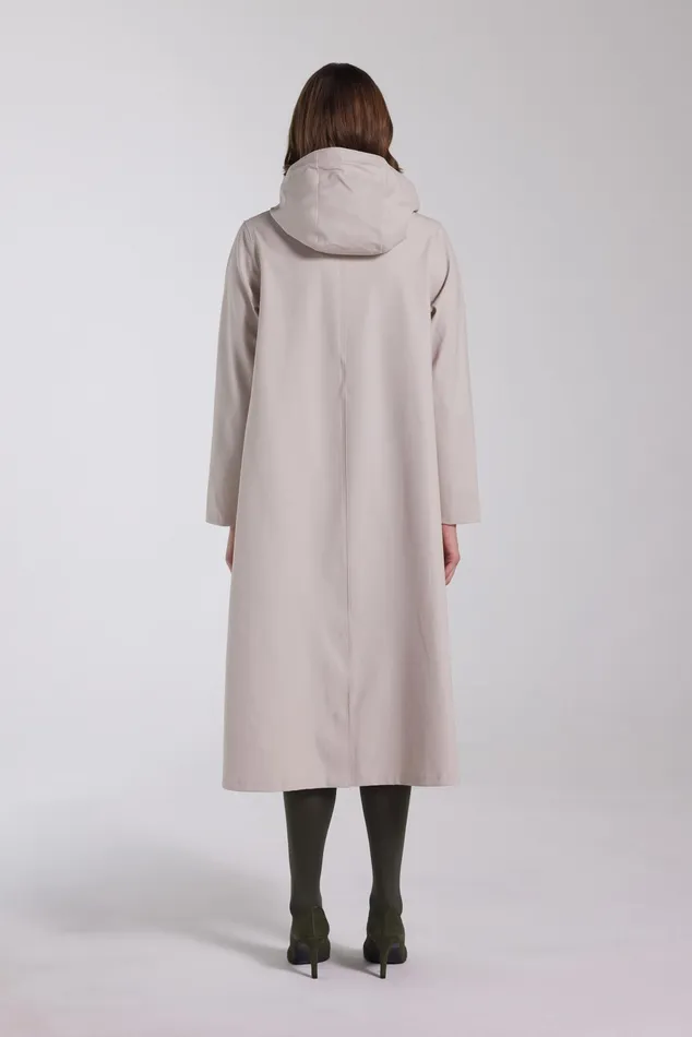Stutterheim Mosebacke Long Raincoat Light Sand Women Raincoats