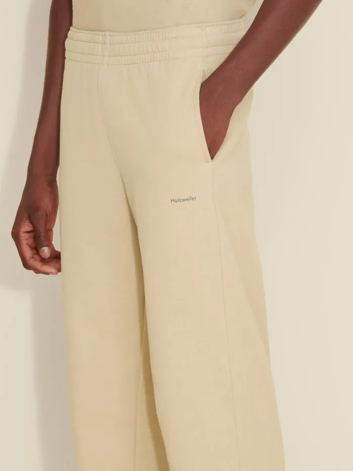 Trousers and Shorts Men Holzweiler M Relaxed Sweatpants Sand