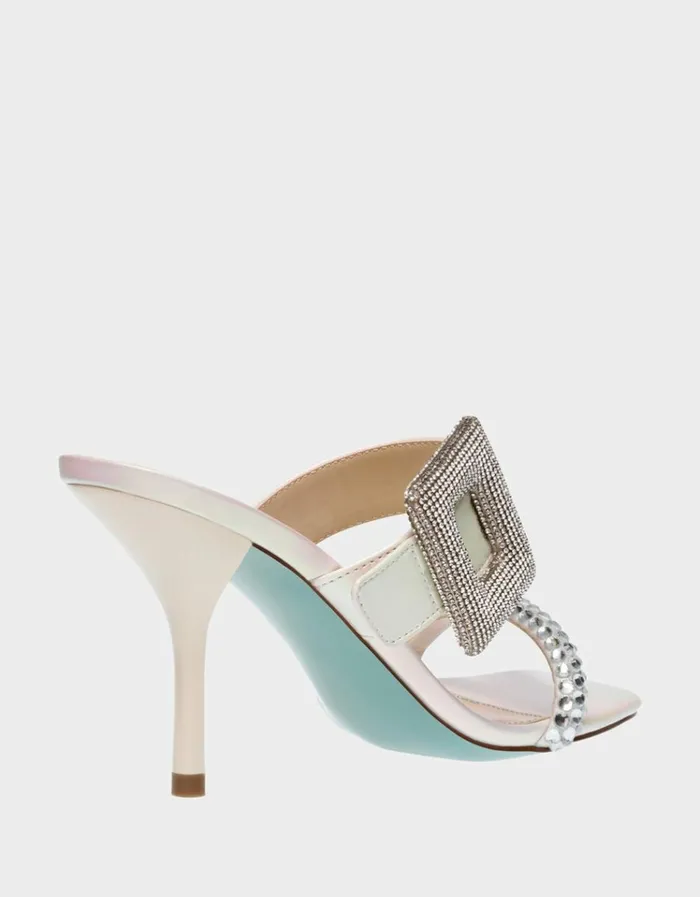 Women ANNY IVORY Ivory Betsey Johnson
