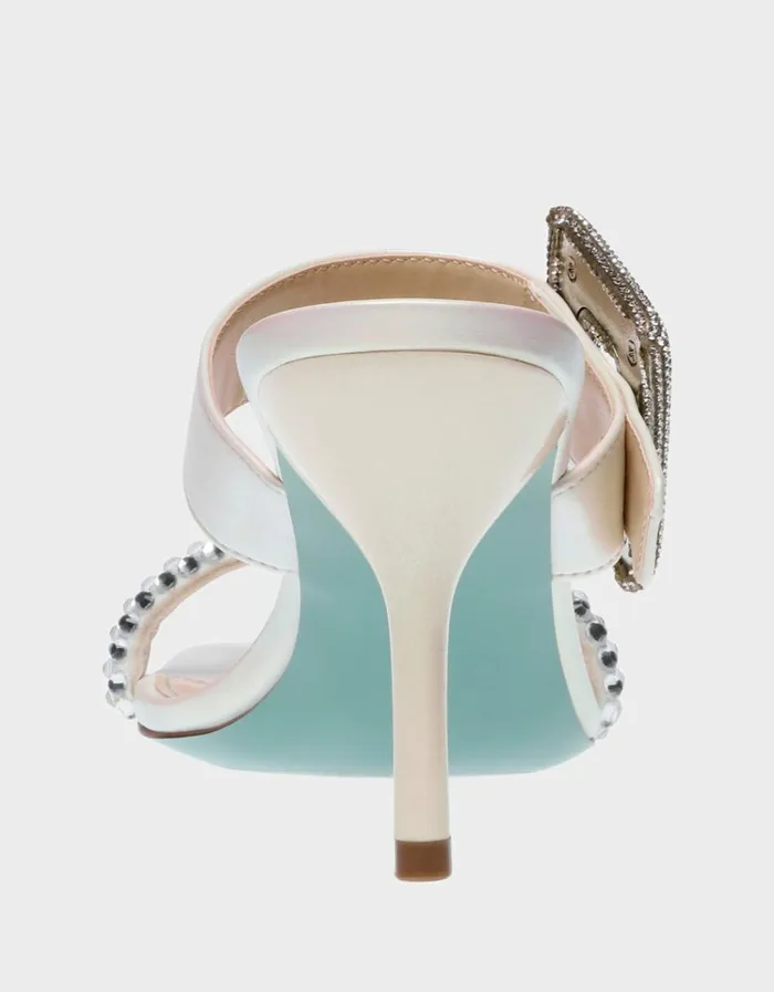 Women ANNY IVORY Ivory Betsey Johnson