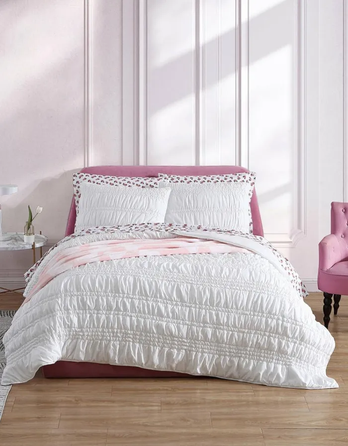 Women BETSEYS BOUDOIR SOLID WHITE KING QUILT SHAM SET MULTI Betsey Johnson