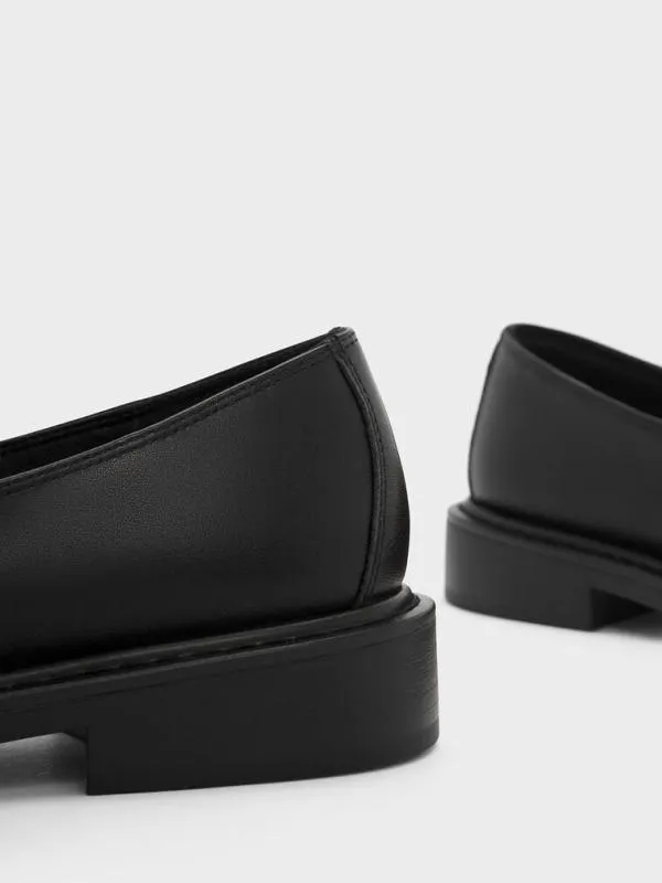 Women Gabine Leather Loafers 8211 Black CHARLES and KEITH Flats
