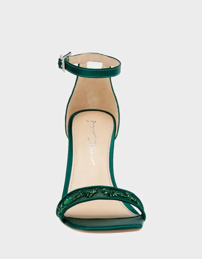 Women IVAN EMERALD Emerald Betsey Johnson