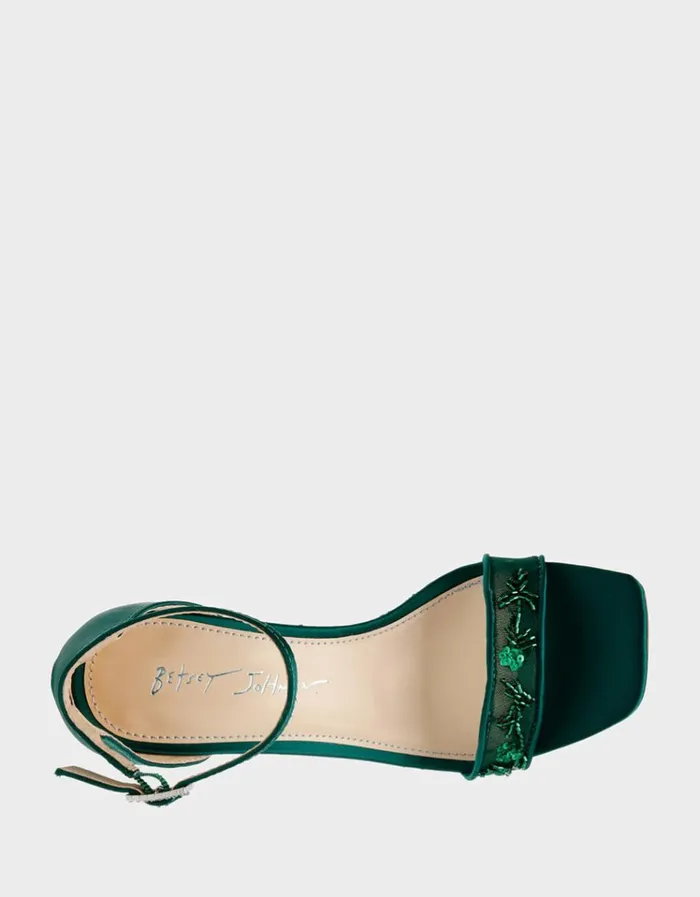 Women IVAN EMERALD Emerald Betsey Johnson