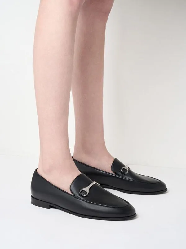 Women Leslie MetallicAccent Loafers 8211 Black CHARLES and KEITH Flats