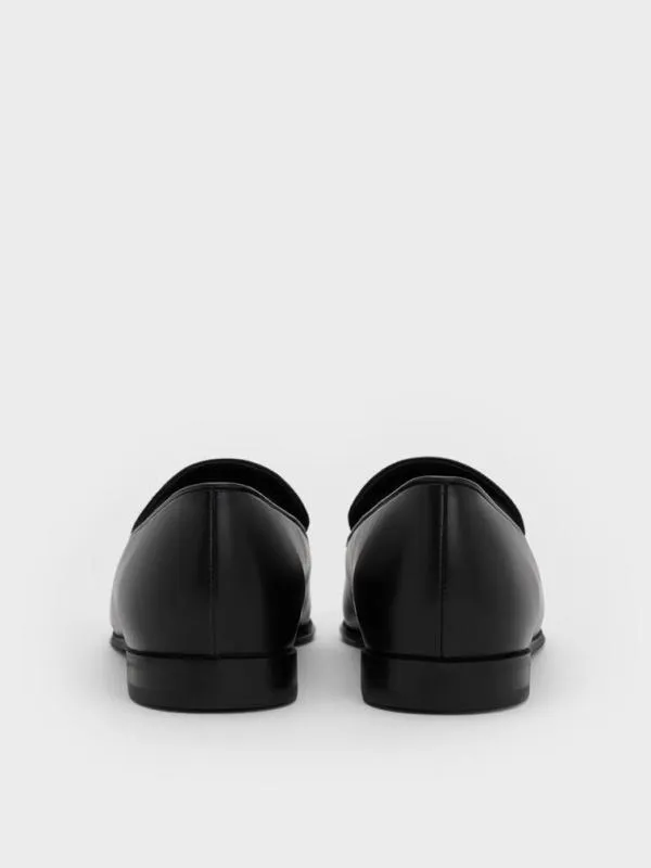 Women Leslie MetallicAccent Loafers 8211 Black CHARLES and KEITH Flats