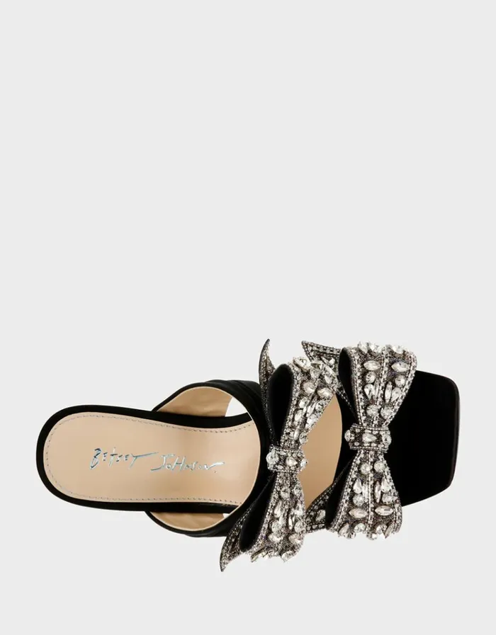Women MIDGE BLACK Betsey Johnson