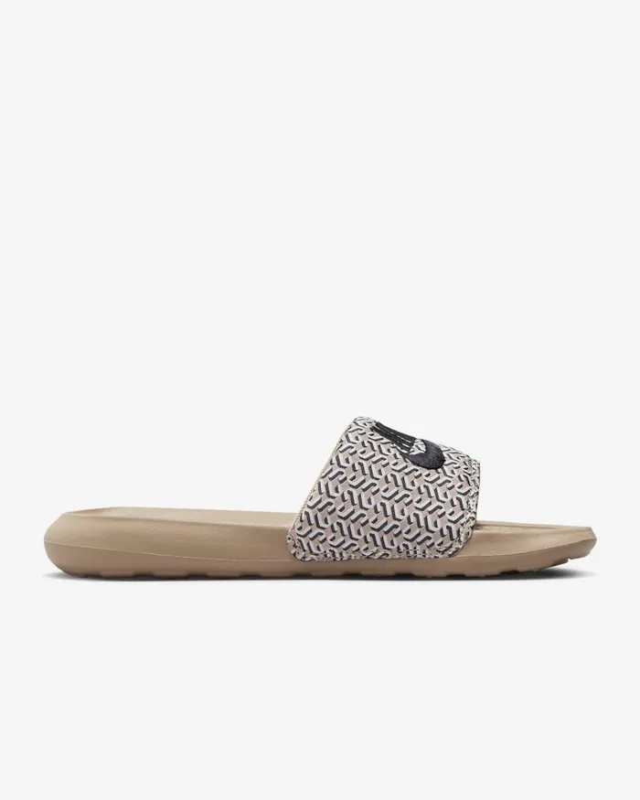 Women Nike All Shoes Victori One X United Hempsummit Whiteblack