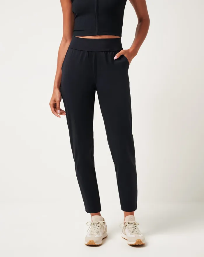 Women Pants TravisMathew MOVEKNIT RESILIENCE PANT Black