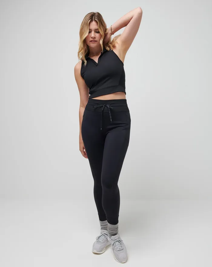 Women Polos TravisMathew MOVEKNIT SLEEVELESS VNECK POLO Black