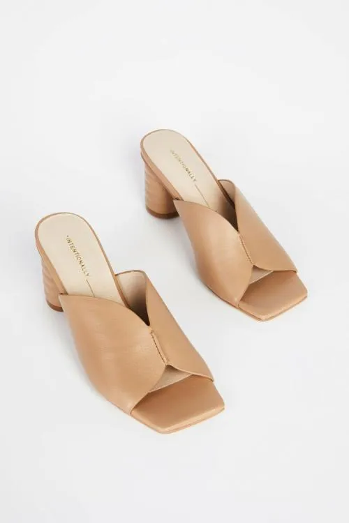 Women Rails Shoes and Accessories Intentionally Blank Kamika Heel Clay