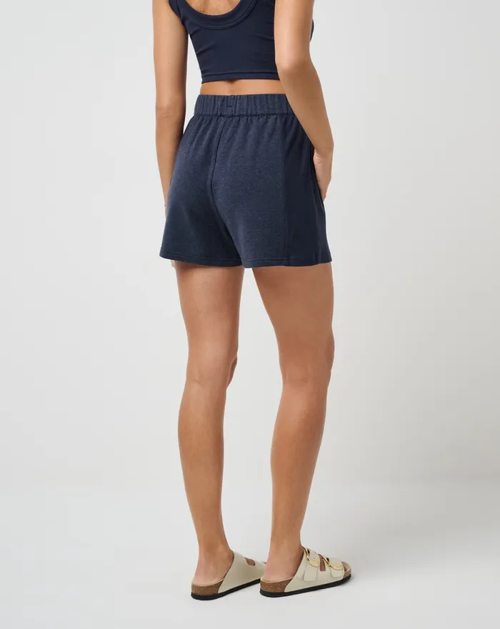 Women Shorts TravisMathew CLOUD TERRY RIB SHORT Heather Navy Blazer