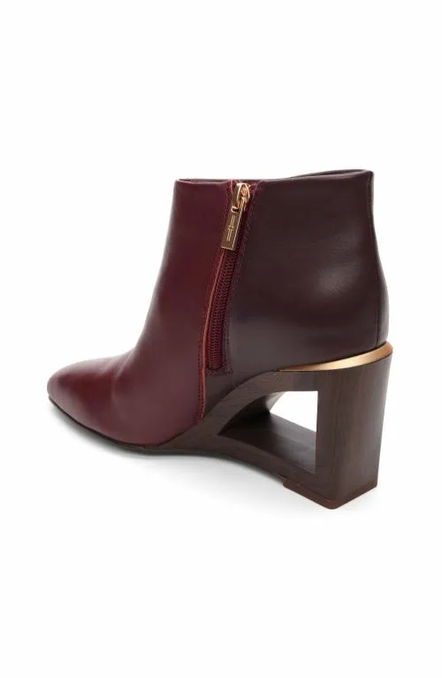 Women Wedges and Espadrilles Liverpool Los Angeles Lax Bootie With Chop Out Wedge Bordeaux