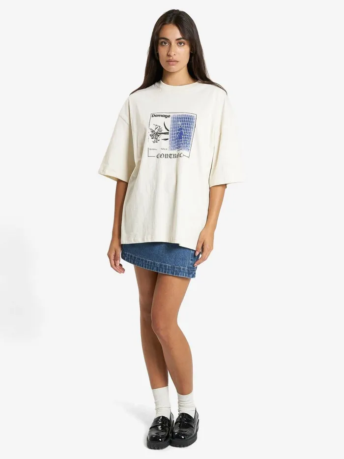 Womens Damage Control Oversized Tee Heritage White Thrills Tops and Tees
