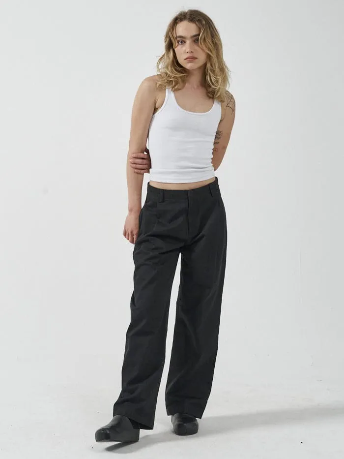 Womens Ivy Mid Rise Pleated Pant Black Thrills Pants