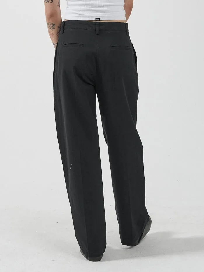 Womens Ivy Mid Rise Pleated Pant Black Thrills Pants